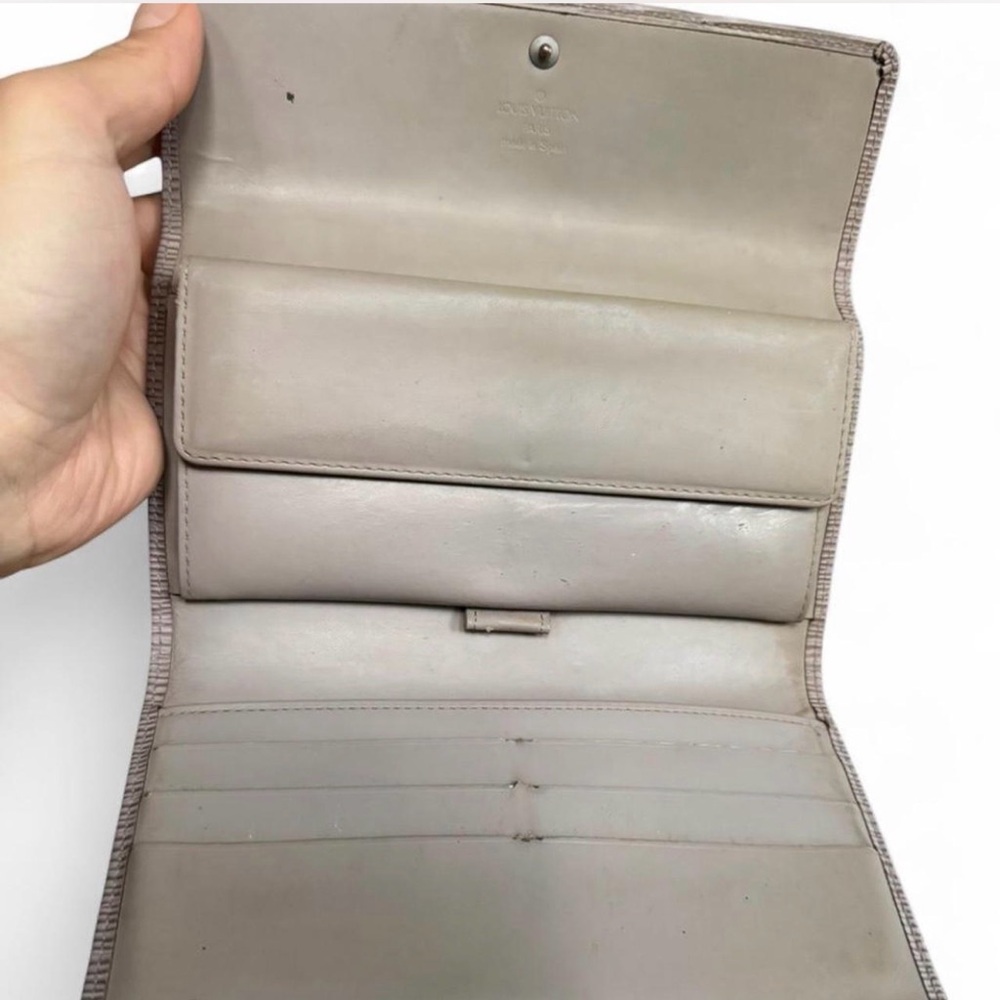 Louis Vuitton Epi leather Wallet - Picture 9 of 13